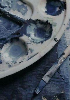 キャンバスにWhiteを塗りたくって