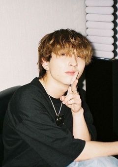 　お前の彼女他の男といたんだけど
