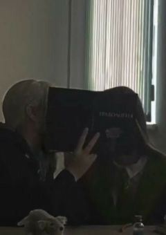 　読 書 部 の 菊 池 先 輩　.