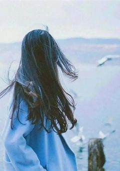 今日 、 君と出会って恋をした 。