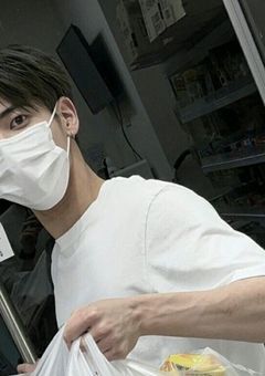 ひ と つ 屋 根 の 下 君 と