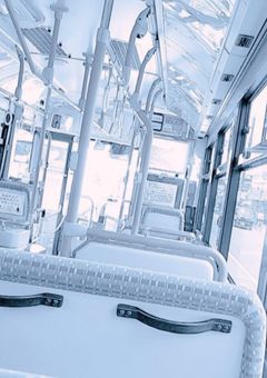 👼 ⌇ 友 達 と し て と か 建 前 に 決 ま っ て る