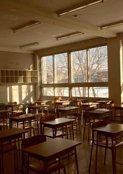 転校生、かわいい。