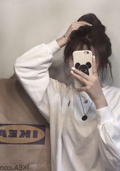 伝 説 の 紅 一 点　．