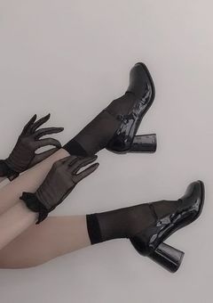 𝕨𝕙𝕠 𝕕𝕠 𝕪𝕠𝕦 𝕝𝕠𝕧𝕖?