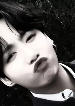 　　𝘪𝘯𝘴𝘵𝘪𝘯𝘤𝘵𝘪𝘷𝘦 𝘭𝘰𝘷𝘦