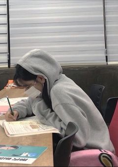 陰 キ ャ の 裏 の 顔 .