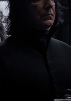 幼馴染みで助手の私