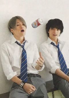 俺らは学校でも最高のシンメ