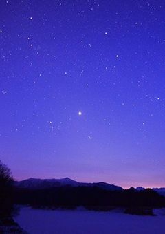 四季の巫女には長女と末っ子の双子の妹がいる