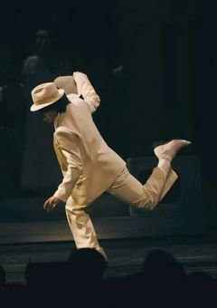 　The　White　Lounge　