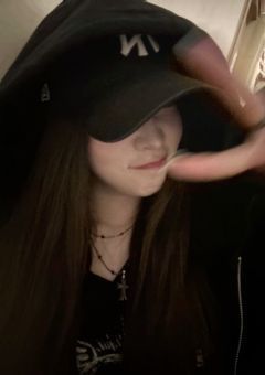 地味で噂のメイクさん。