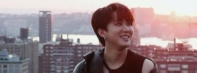 Saraさんの壁紙画像