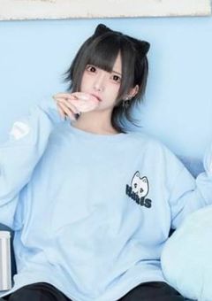 はうきは🍓👑のメンバーの5人目の新メンバーでみんなから弱愛されてる（なりきり