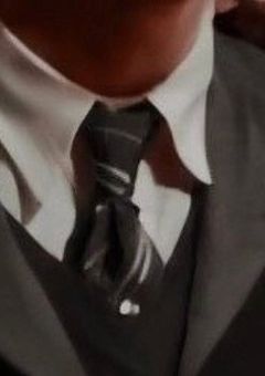 五 月 蠅 い 後 輩 .