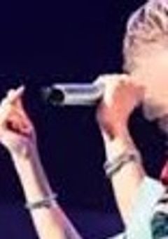 先輩 、 少しは振り向いてください