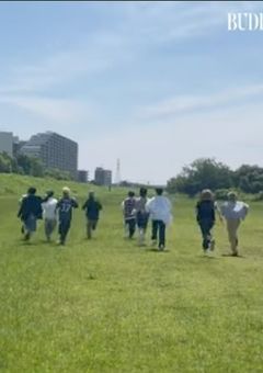 僕らが生きる世界の空は青かった