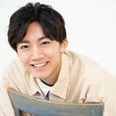 長妻怜央