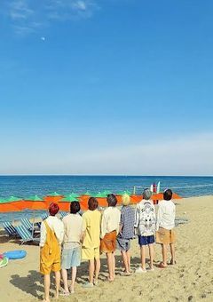 Time flies like an arrow.