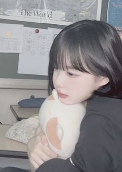 無 所 属 G i r l は 、末 っ 子 で す 。 