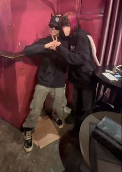 あの人の温もり、街の片隅で咲く恋