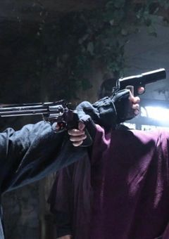 メンバーの紫さん。裏では殺し屋でした