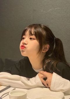 な に わ 男 子 の 紅 一 点