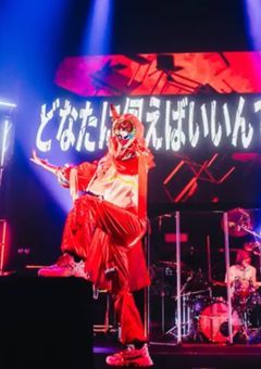 高音男子 、 娘がいるようで 。