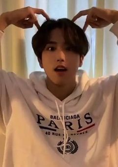 婚約者は、アイドルでした。