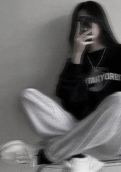 　実 は　韓 国 人 で 女 の 子 で し た　＿