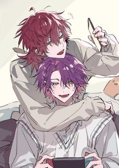 先輩と後輩と同期から同時に迫られてる件。