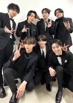 転 校 し た 学 校 に は 8 L O O M が い ま し た.