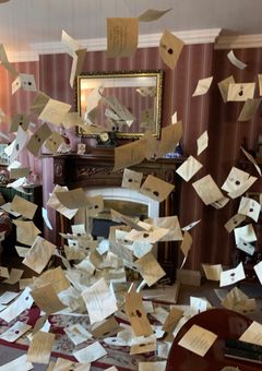 ホグワーツ魔法魔術学校の生徒達。