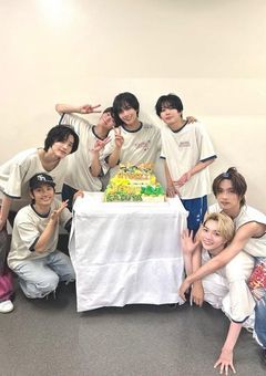 七色に輝く奇跡 - あの日の約束、兄弟と紡ぐ愛の軌跡 -