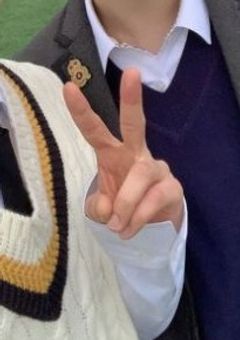 推しが同じ学校に！？私達の関係はどうなるの、？