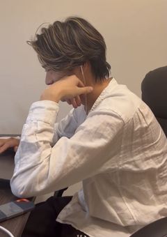 コムドットのマネージャーは美少女