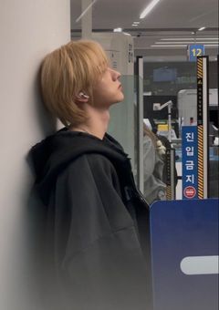 おしゃべりなバーの彼 ，