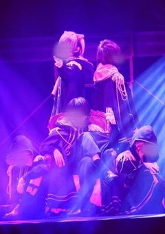 　†  Night Escape  †