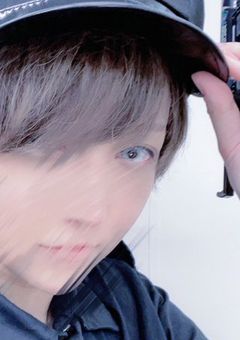 ๆจใใๅ
ใฎ็ธๆนใใ่ตคใใขใณใฑใผใๅฎๆฝไธญ