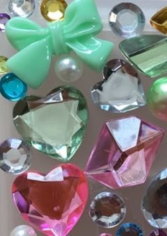 Purple and green-eyed cat ✨👀🐱