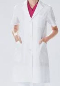 ジャニーズ総合紅一病院には天才で最強の救命医と小児科の掛け持ち女医がいた