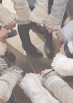   新 人 歌 手 .