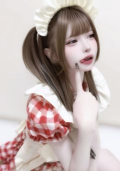 推しにメイド姿見られました　。