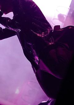 表 の 顔 と 裏 の 顔