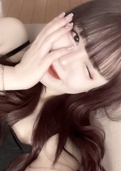 　　裏は恋人　表は不仲　.