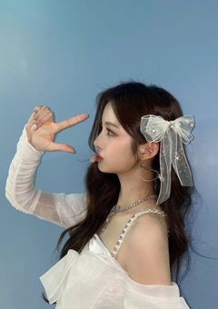               한 때  F a i r y t a l e s .