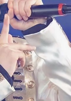 りとるの幼馴染は無口で有名です.