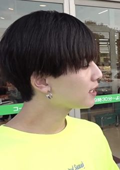 嶺 亜 大 好 き 紅 一 点 . ⁉︎