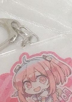 桃 色 は 愛 さ れ す ぎ て 困 っ て る