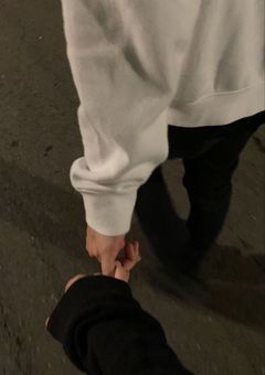あそこ付き合ってるって噂